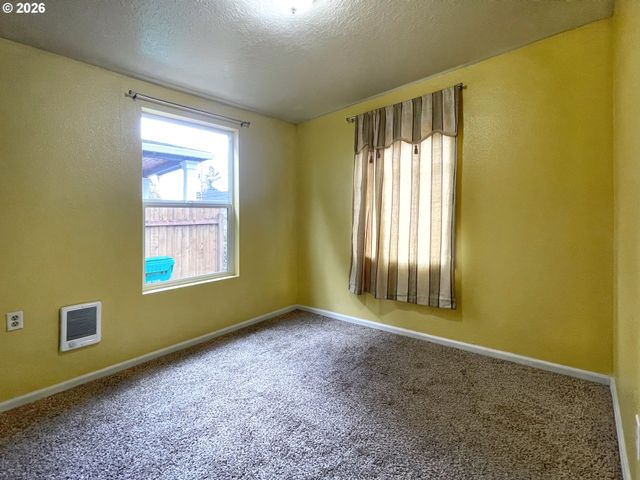 2712 N FARRAGUT St, Portland, OR 97217