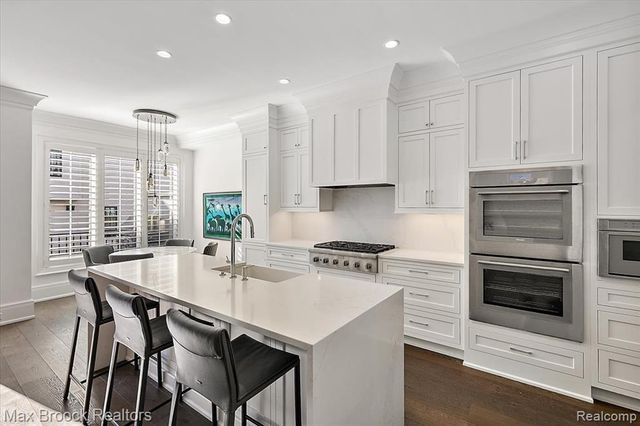 625 W Brown Street, Birmingham, MI 48009