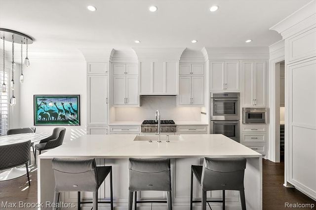 625 W Brown Street, Birmingham, MI 48009