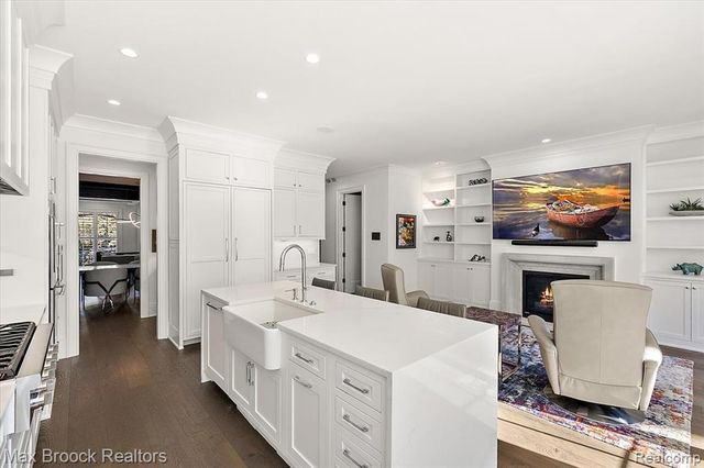 625 W Brown Street, Birmingham, MI 48009