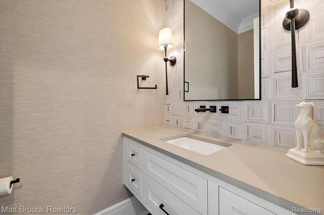 625 W Brown Street, Birmingham, MI 48009