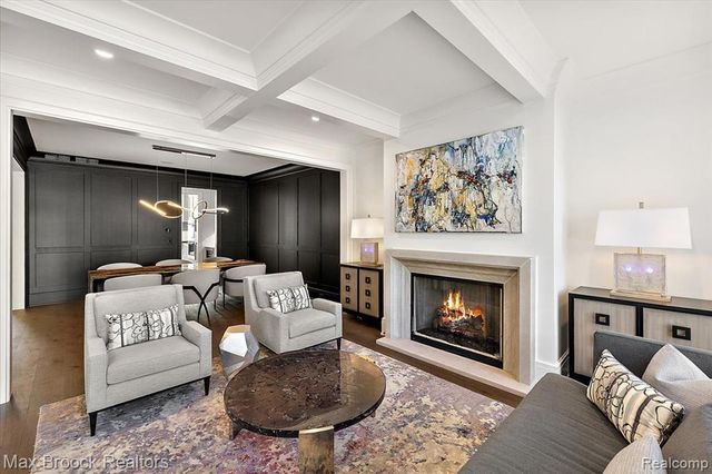 625 W Brown Street, Birmingham, MI 48009