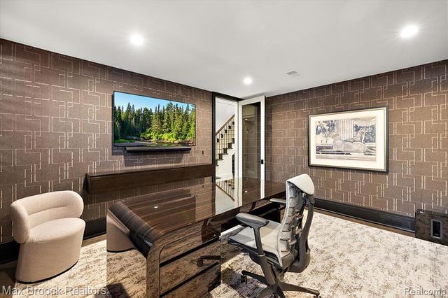 625 W Brown Street, Birmingham, MI 48009