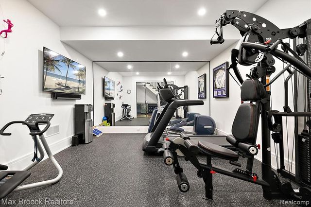 625 W Brown Street, Birmingham, MI 48009