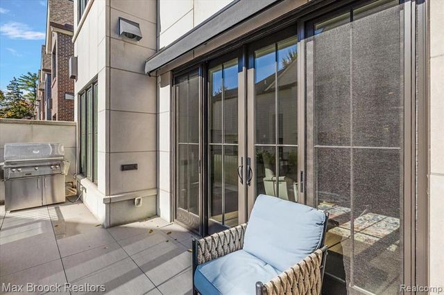 625 W Brown Street, Birmingham, MI 48009