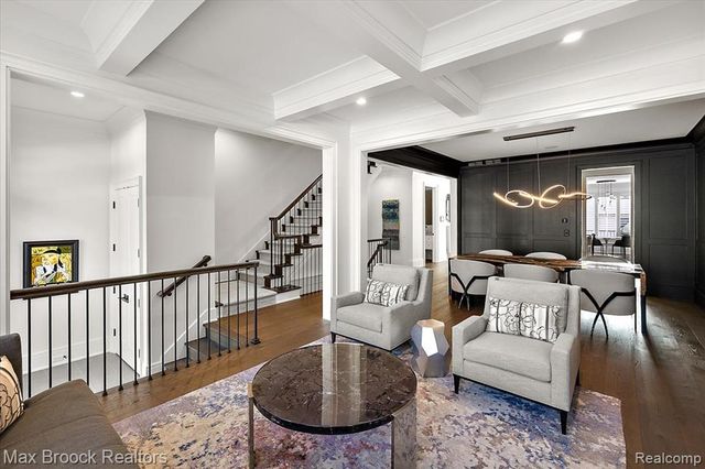 625 W Brown Street, Birmingham, MI 48009