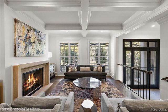 625 W Brown Street, Birmingham, MI 48009