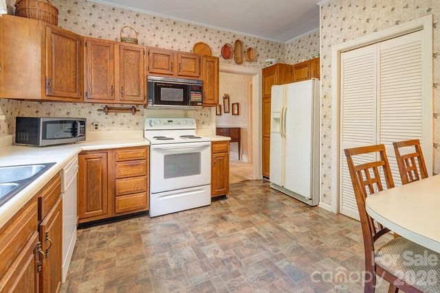 88 Bear Creek Road, Asheville, NC 28806