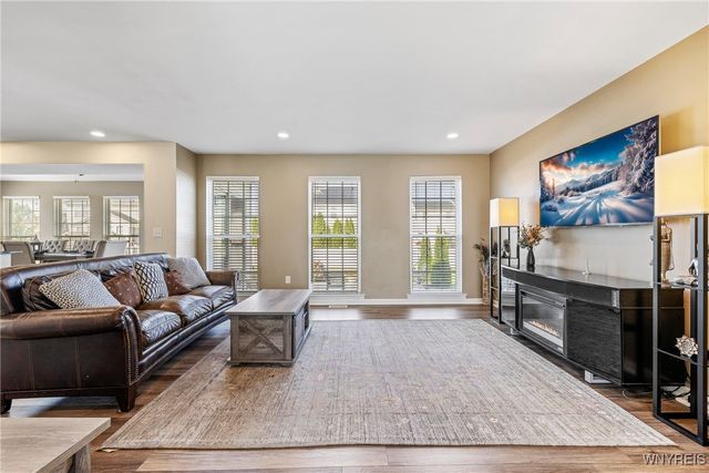 2466 King Fisher Lane, Wheatfield, NY 14304