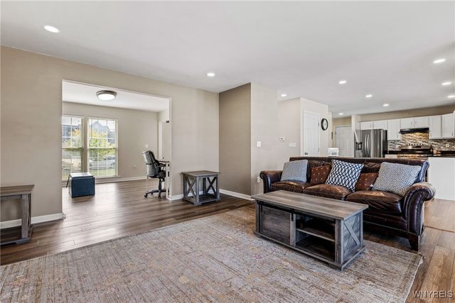 2466 King Fisher Lane, Wheatfield, NY 14304