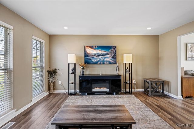 2466 King Fisher Lane, Wheatfield, NY 14304