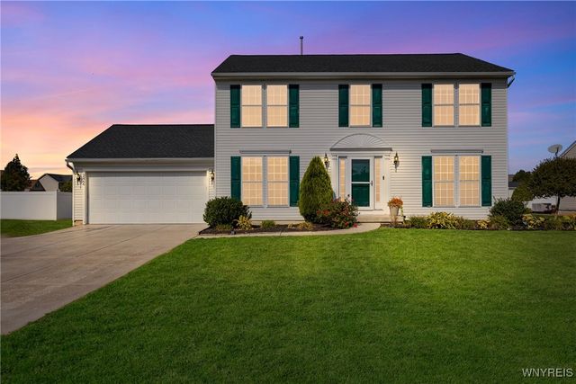 2466 King Fisher Lane, Wheatfield, NY 14304