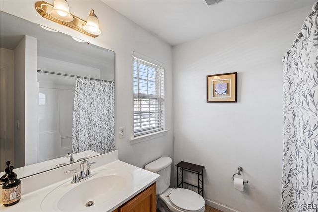 2466 King Fisher Lane, Wheatfield, NY 14304