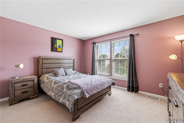 2466 King Fisher Lane, Wheatfield, NY 14304