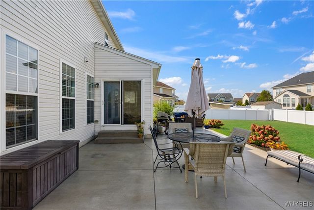 2466 King Fisher Lane, Wheatfield, NY 14304