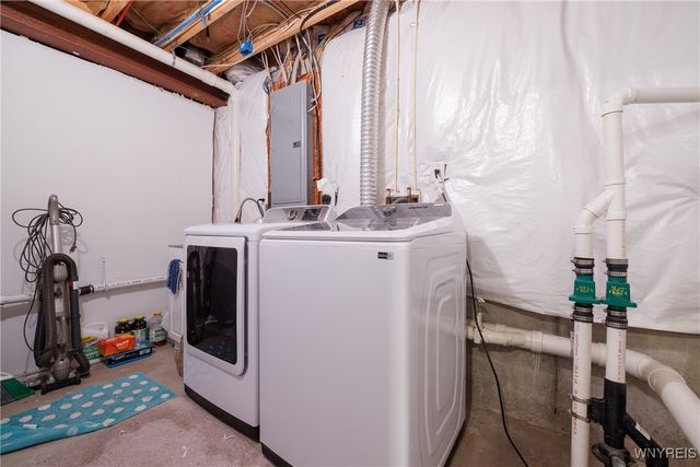 2466 King Fisher Lane, Wheatfield, NY 14304