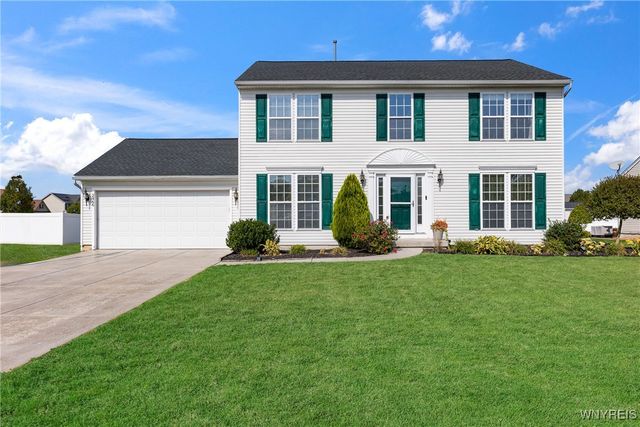 2466 King Fisher Lane, Wheatfield, NY 14304