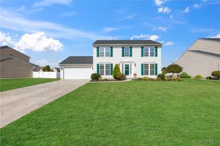 2466 King Fisher Lane, Wheatfield, NY 14304