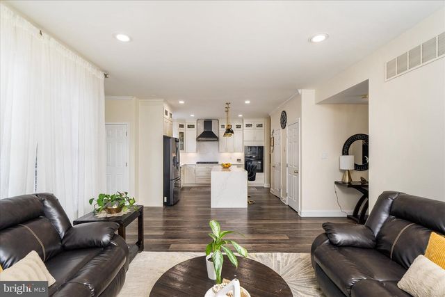 247 GARDEN PL, Robbinsville, NJ 08691