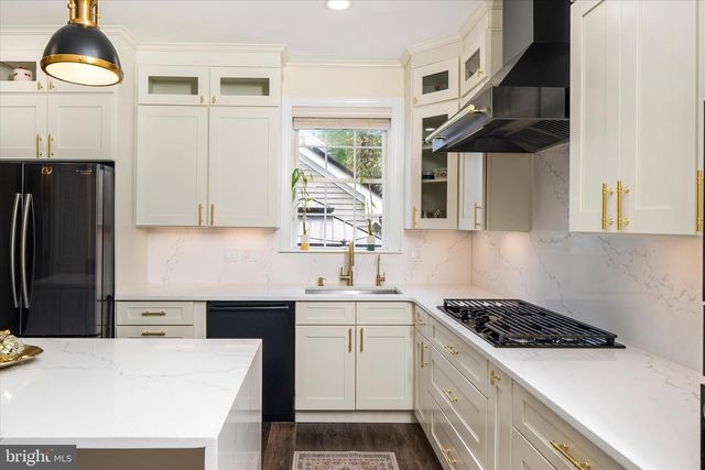 247 GARDEN PL, Robbinsville, NJ 08691