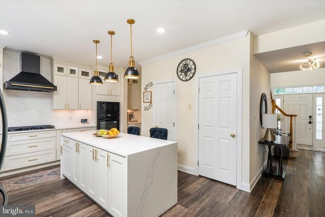 247 GARDEN PL, Robbinsville, NJ 08691