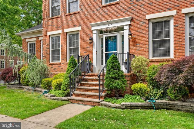 247 GARDEN PL, Robbinsville, NJ 08691