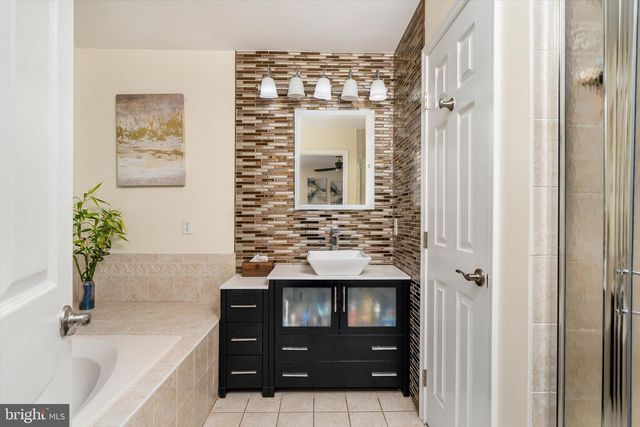 247 GARDEN PL, Robbinsville, NJ 08691