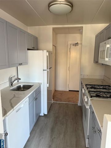 873 Main Street 2E, Hackensack, NJ 07601