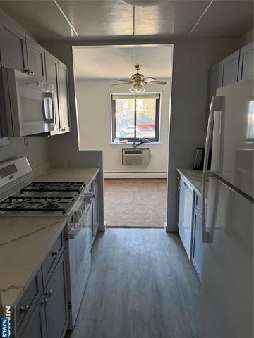 873 Main Street 2E, Hackensack, NJ 07601