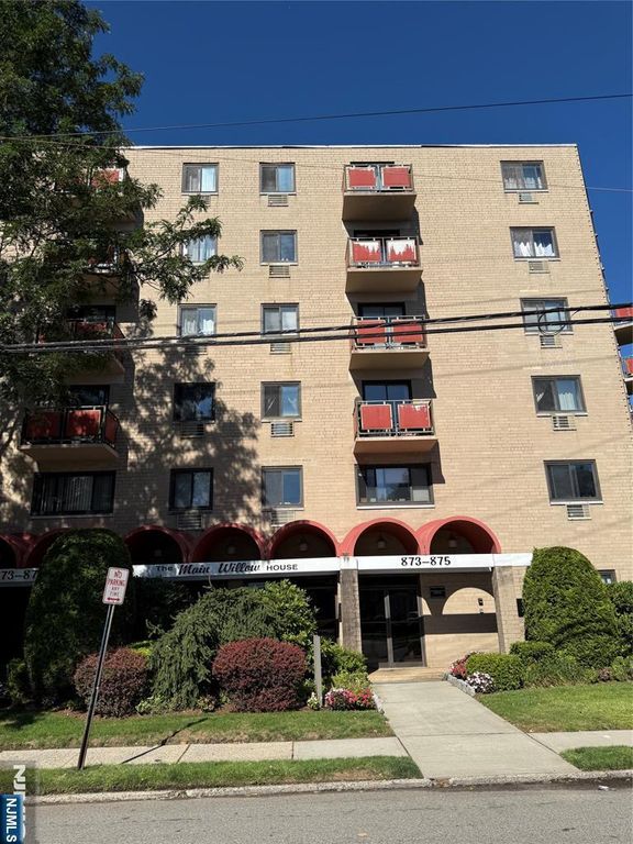 873 Main Street 2E, Hackensack, NJ 07601