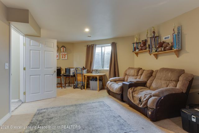 1574 Groombridge Drive, Holt, MI 48842