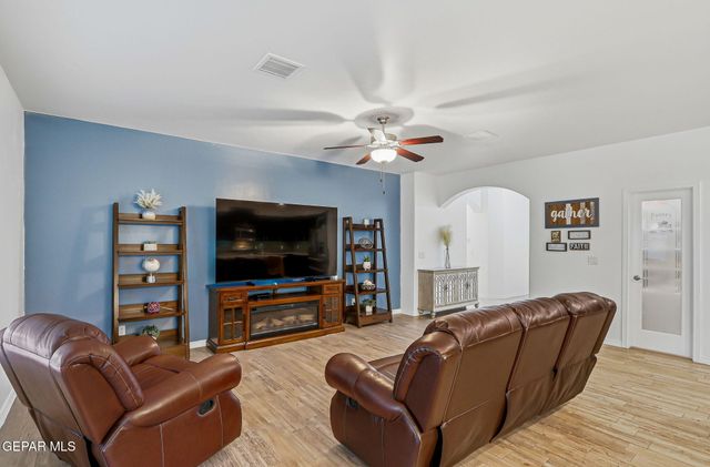 809 GOLD BEACH Drive, Canutillo, TX 79835