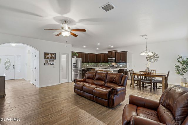 809 GOLD BEACH Drive, Canutillo, TX 79835