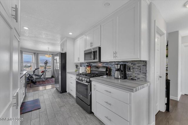 20 Simons Road, Fernley, NV 89408