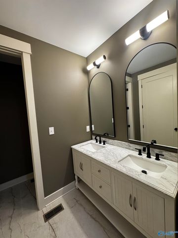 1322 South Broad Street, Albertville, AL 35950