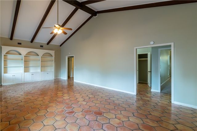 1307 Lincoln St, Alice, TX 78332