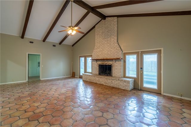 1307 Lincoln St, Alice, TX 78332