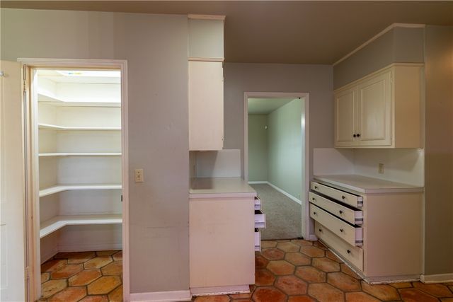 1307 Lincoln St, Alice, TX 78332