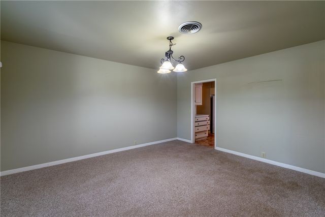 1307 Lincoln St, Alice, TX 78332