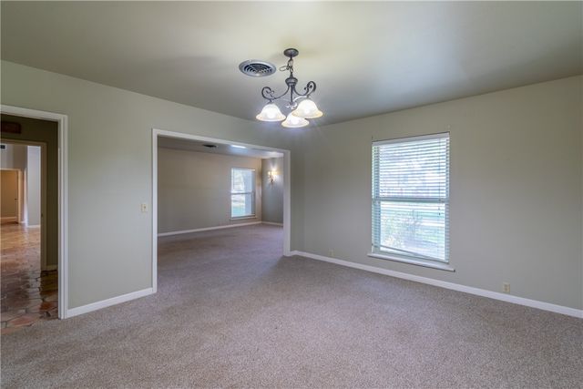 1307 Lincoln St, Alice, TX 78332