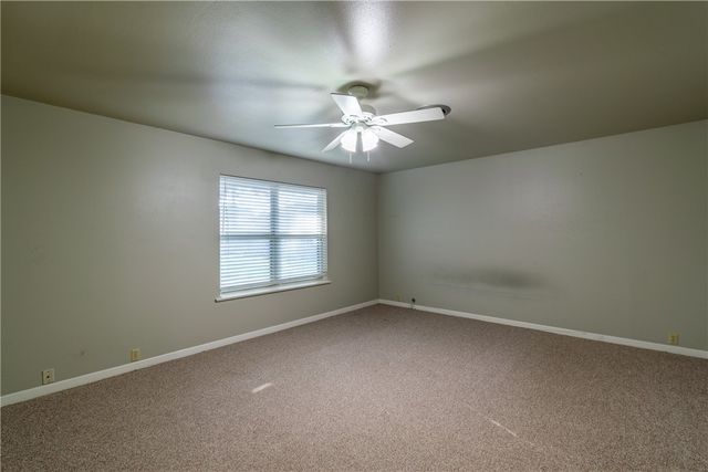 1307 Lincoln St, Alice, TX 78332