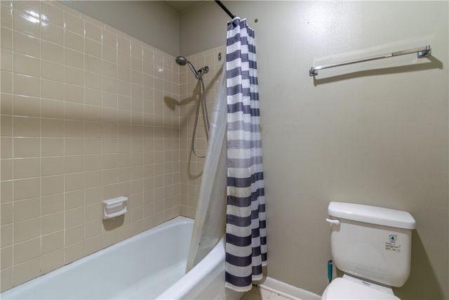 1307 Lincoln St, Alice, TX 78332