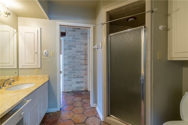 1307 Lincoln St, Alice, TX 78332