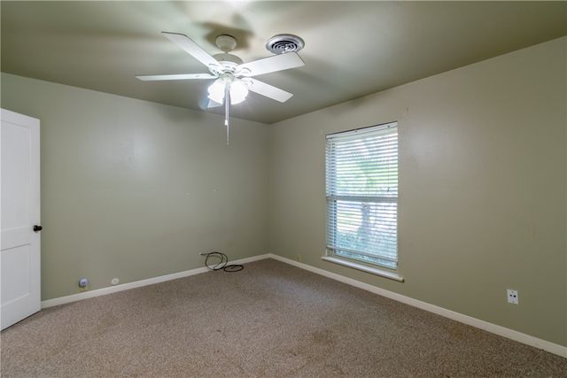 1307 Lincoln St, Alice, TX 78332