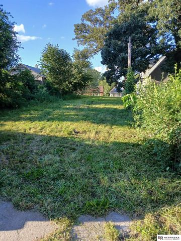 2575 Pierce Street, Omaha, NE 68105