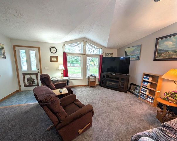322 COUNTY ROAD E, Grand Marsh, WI 53936
