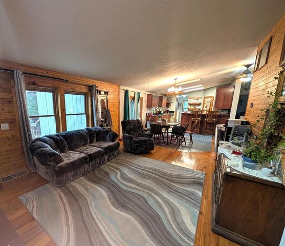 322 COUNTY ROAD E, Grand Marsh, WI 53936