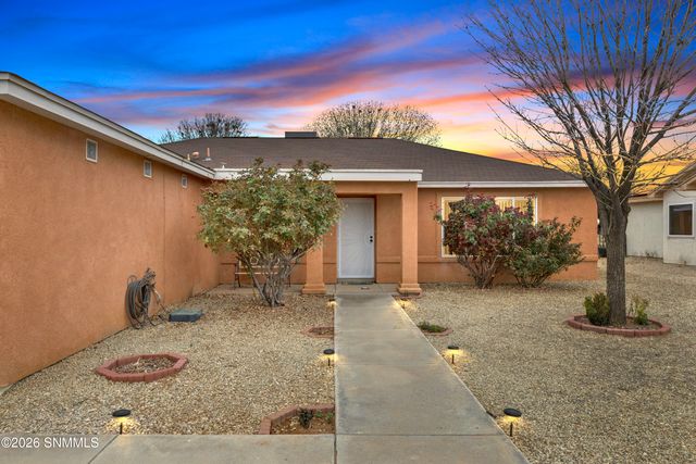 5979 Moon View Drive, Las Cruces, NM 88012