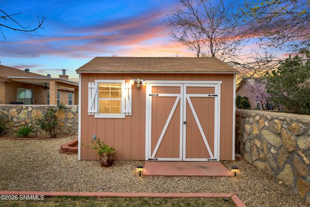 5979 Moon View Drive, Las Cruces, NM 88012