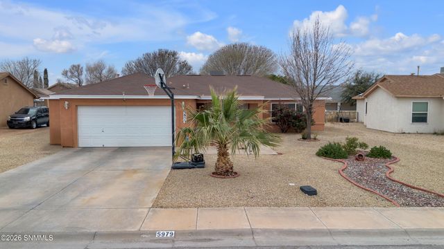 5979 Moon View Drive, Las Cruces, NM 88012